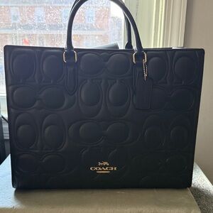 Coach Large Maggie Tote in Signature Leather